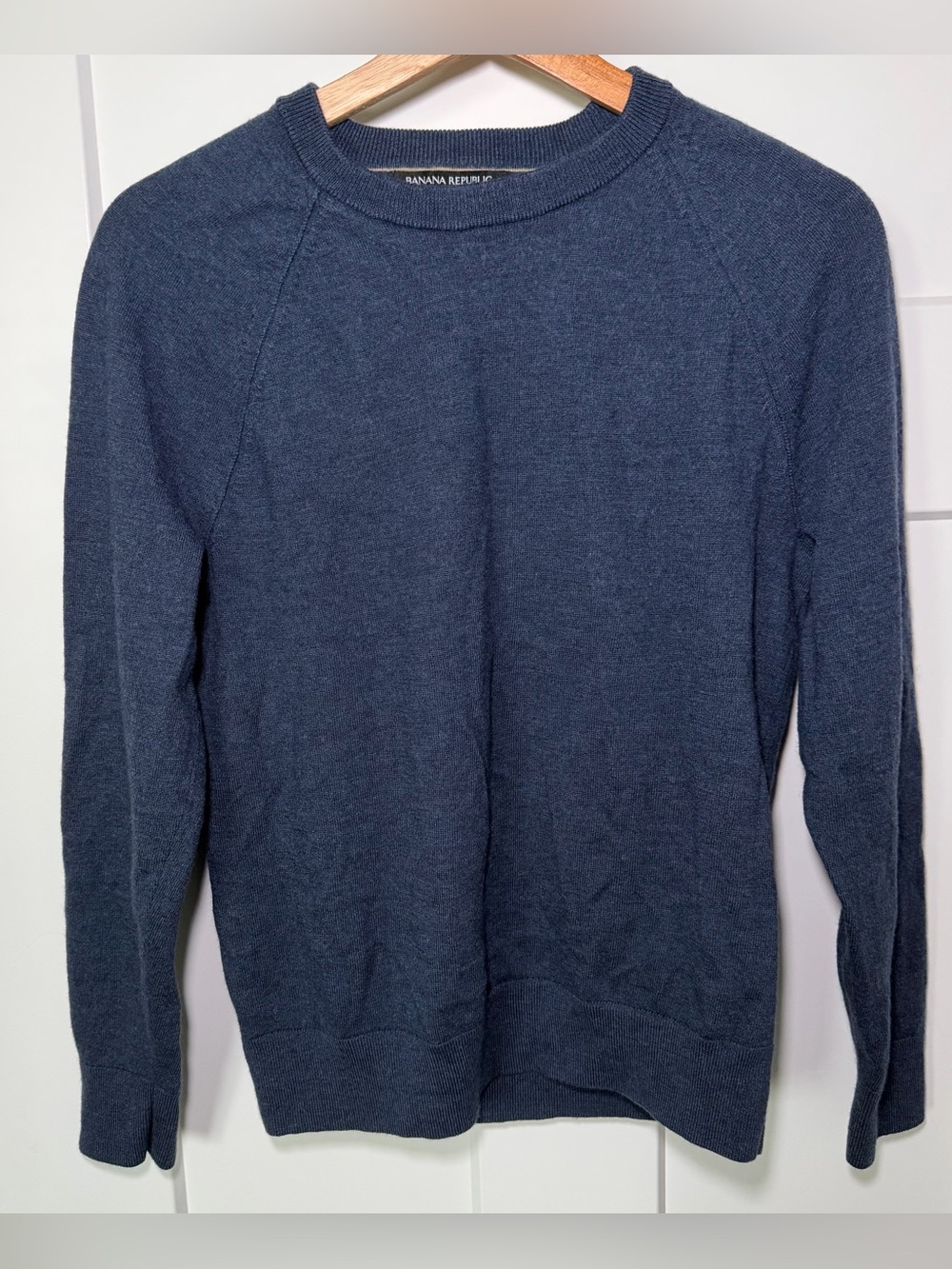 Banana Republic Men's Merino Wool Crewneck Sweater Navy Medium EUC Casual Preppy